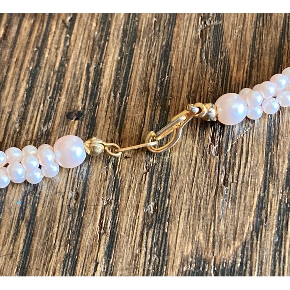 Vintage Cloisonné Pendant on Twisted Faux Pearl Necklace Pale Pink Floral - Picture 9 of 14